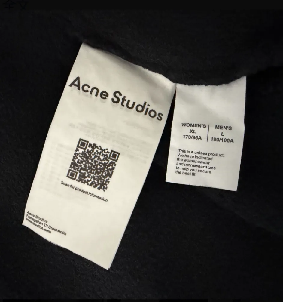 Acne Studios 26FW lapel zipper sweatshirt jacket. Fabric: Made of washed distressed terry cotton, ready-to-wear dyeing process, with Retro distressed and faded texture, and the edges of the collar are frayed and raw. Details: White embroidered text "Acne Studios STOCKHOLM" on the left chest; metal zipper (the original uses Lampo zipper); ribbed hem and cuffs, short length, optimized body proportions. The picture shows the carbon black/dark charcoal gray distressed color custom hardware, threads, accessories, plate alignment, men and women, Same Style Color: Dark Charcoal Gray, Light Green Size: XS S M L